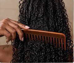 Detangling textured hair for HBH Professional hair education
